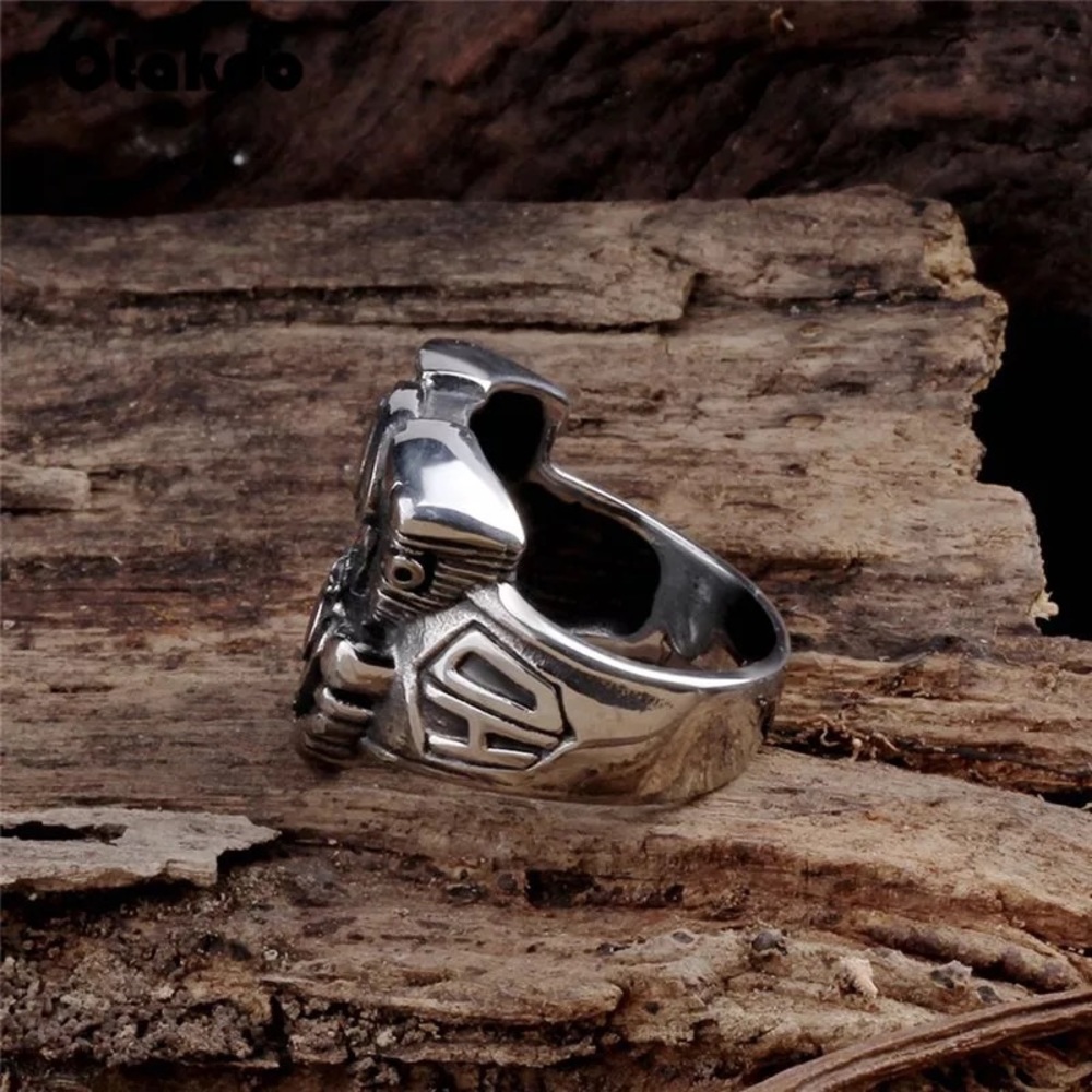 Ring - Picture 2 of 2
